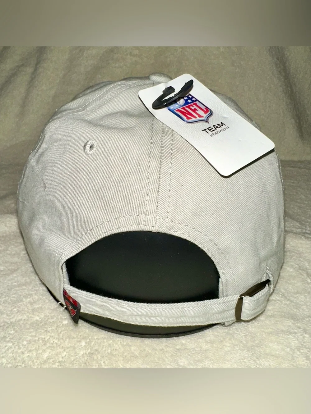 Tampa Bay Buccaneers Hat NFL Team Apparel Grey Dad Cap Adjustable Strapback NWT⁠